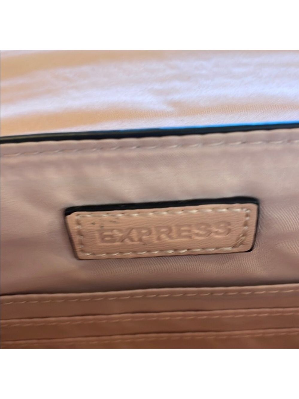 Express, Elegant Pink Chain Shoulder Bag - Picture 4 of 5